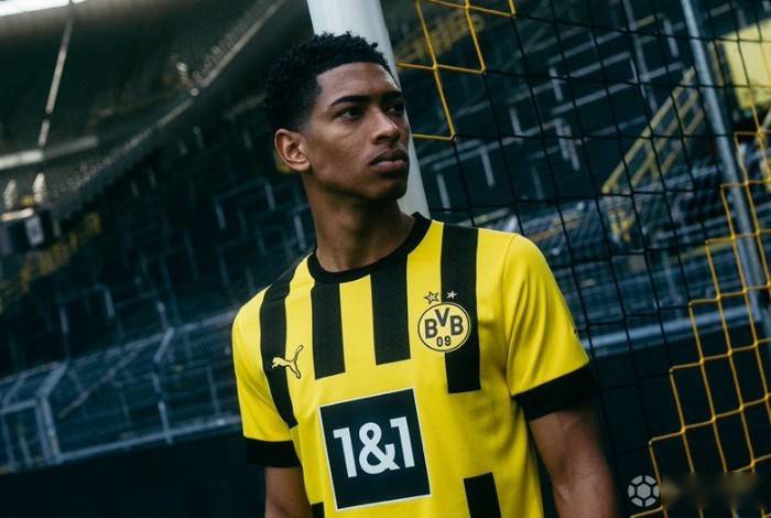 克雷莫内塞2-0莱切，博纳佐利建功，萨纳夫里亚锁定胜局（克雷莫内塞2比0完胜莱切：博纳佐利破门，萨纳夫里亚终结悬念）